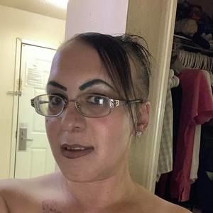 Meet your Posher, Leila